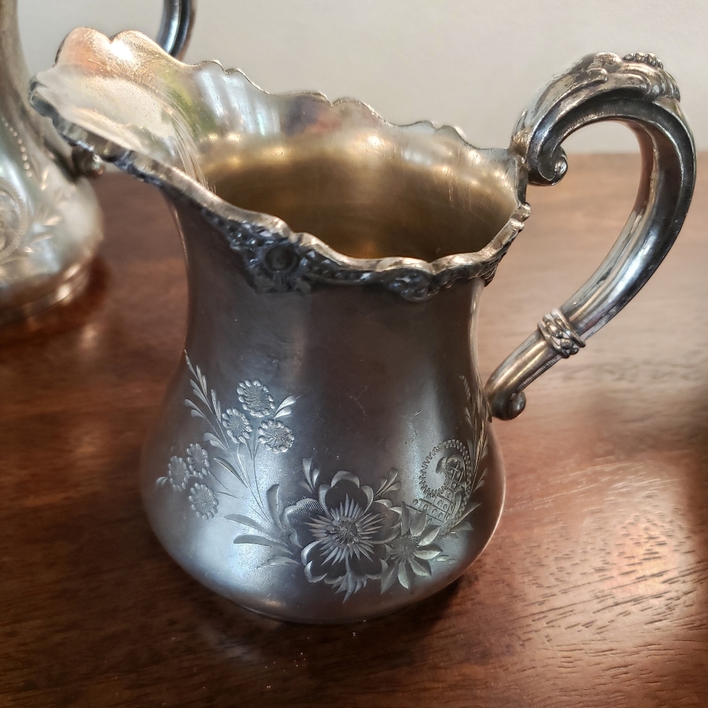 Vintage Floral Engraved 4 Piece Set - Picture 8 of 16